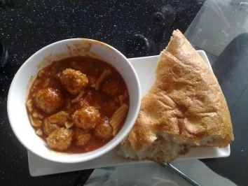 Suppe mit Weizen-Hackfleischbällchen - Rezept - Bild Nr. 2