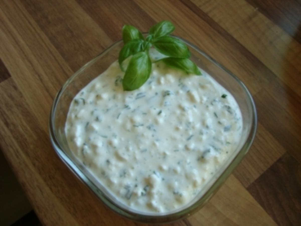 *Dip - Hüttenkäse-Dip - Rezept mit Bild - kochbar.de