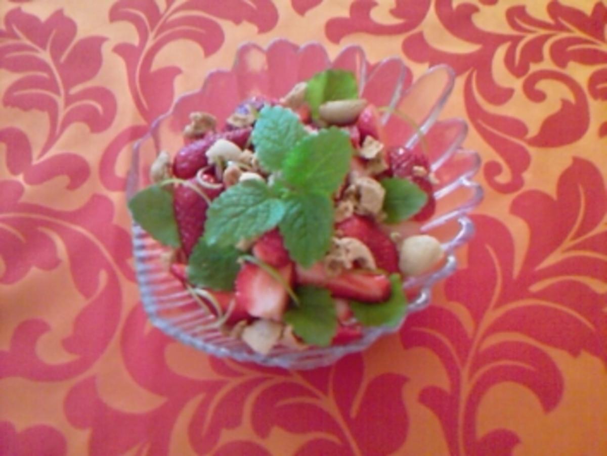 Erdbeer-Amaretto-Salat - Rezept - Bild Nr. 2