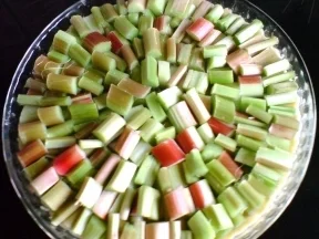 Rezept: Kuchen Rhabarberkuchen mit Baiser Bild Nr. 3 Kuchen Rhabarberkuchen mit Baiser - Rezept - Bild Nr. 3