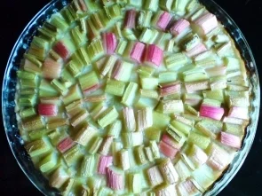 Rezept: Kuchen Rhabarberkuchen mit Baiser Bild Nr. 4 Kuchen Rhabarberkuchen mit Baiser - Rezept - Bild Nr. 4