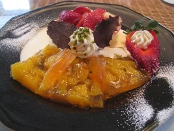 Campari- Orangensülze an frischen Erdbeeren im Körbchen mit warm-Kalter Vanillesabajonne - Rezept - Bild Nr. 8