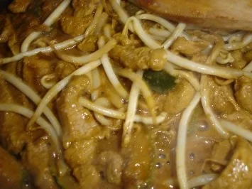 Schweinefleisch mit Erdnusssoße - Rezept - Bild Nr. 2