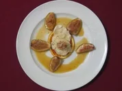 Feigen in Ingwer-Orangensud mit Walnusseis - Rezept
