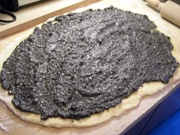 Mehlspeisen: Österlicher Mohn-Nuss-Zopf - Rezept - Bild Nr. 4