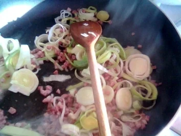 Rezept: Silkes Lauch-Gemüse-Pfanne mit Garnelen und Penne Bild Nr. 3 Silkes Lauch-Gemüse-Pfanne mit Garnelen und Penne - Rezept - Bild Nr. 3