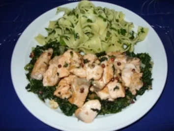 Lachsfilet auf Spinatbett und Kräuter-Nudeln - Rezept - Bild Nr. 4