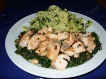 Lachsfilet auf Spinatbett und Kräuter-Nudeln - Rezept - Bild Nr. 5