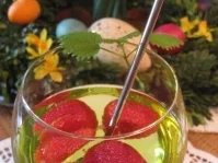 Rezept: Schnelle Maibowle mit frischen Erdbeeren / der Renner - vielfach gelobt Bild Nr. 2 Schnelle Maibowle mit frischen Erdbeeren / der Renner - vielfach gelobt - Rezept - Bild Nr. 2