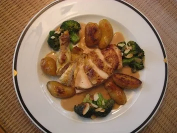 Rezept: Gebratene Maispoulardenbrust an Gorgonzolasauce Bild Nr. 2 Gebratene Maispoulardenbrust an Gorgonzolasauce - Rezept - Bild Nr. 2