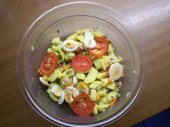 Bunter Speckkartoffelsalat - Rezept