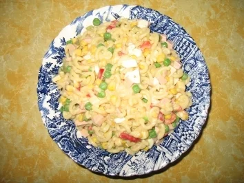 Rezept: Nudelsalat mit Käse Nudelsalat mit Käse - Rezept