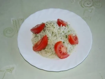 Gegrillte Schweinshaxe auf Sauerkraut mit Schmelzkartoffeln und Krautsalat - Rezept - Bild Nr. 3