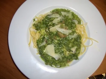 Spinat-Sahne-Soße zu Spaghetti - Rezept