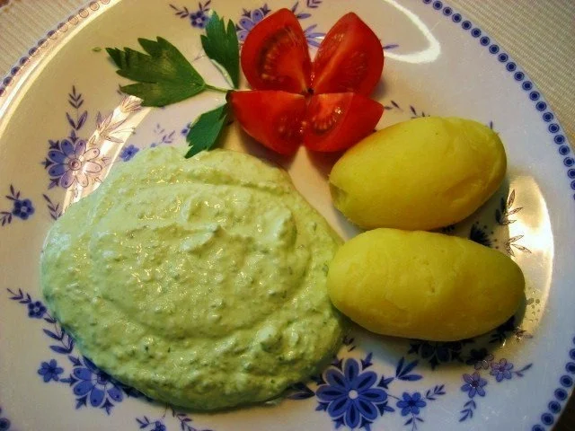 Rezept: Schnittlauch-Quark mit Pellkartoffeln Schnittlauch-Quark mit Pellkartoffeln - Rezept