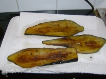Rezept: Auberginenröllchen Bild Nr. 2 Auberginenröllchen - Rezept - Bild Nr. 2