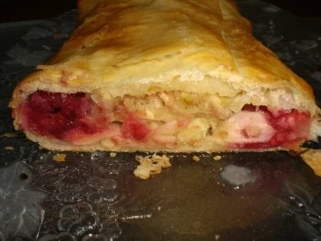 Rezept: Schneller Himbeer-Apfel Strudel Bild Nr. 3 Schneller Himbeer-Apfel Strudel - Rezept - Bild Nr. 3