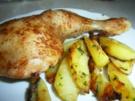 Hähnchenkeule in roter Lackkorsage an Bratkartoffelnspalten - Rezept