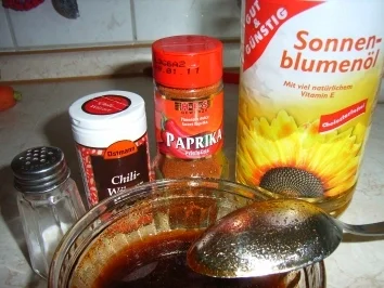 Rezept: Hähnchenkeule in roter Lackkorsage an Bratkartoffelnspalten Bild Nr. 3 Hähnchenkeule in roter Lackkorsage an Bratkartoffelnspalten - Rezept - Bild Nr. 3