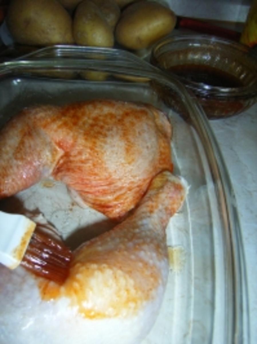 Hähnchenkeule in roter Lackkorsage an Bratkartoffelnspalten - Rezept - Bild Nr. 4