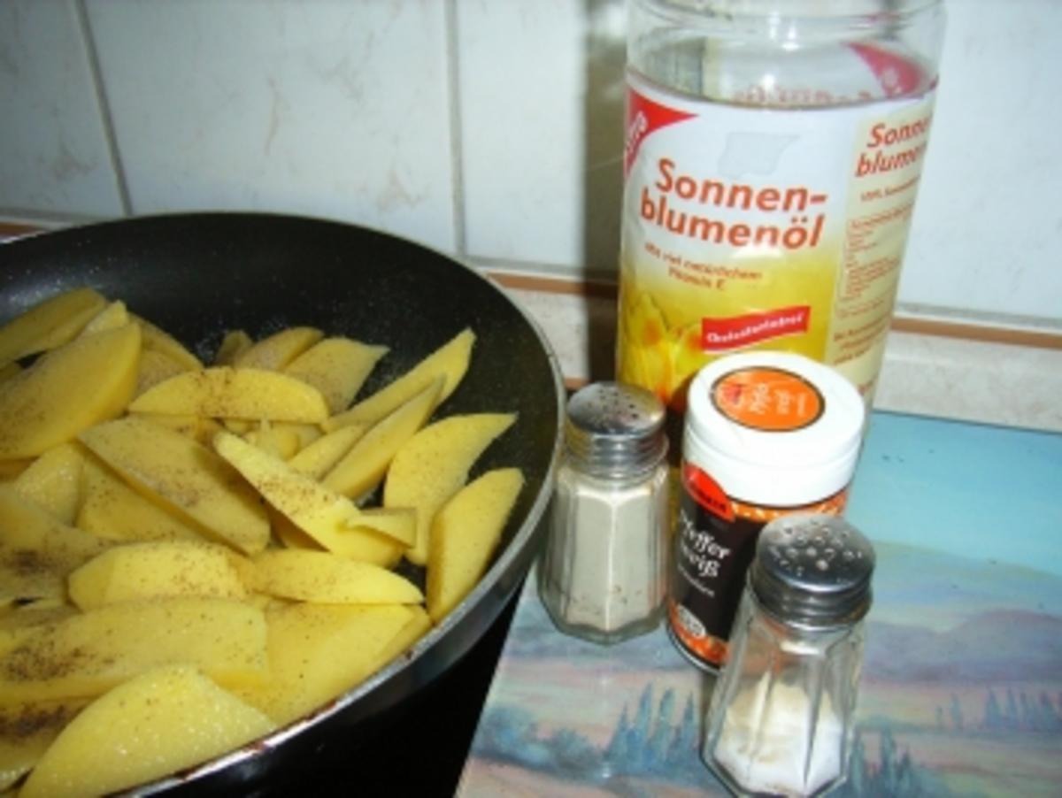 Hähnchenkeule in roter Lackkorsage an Bratkartoffelnspalten - Rezept - Bild Nr. 6