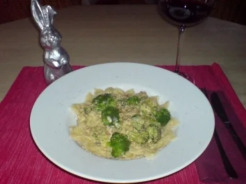 Farfalle mit Käse-Sahne-Sauce - Rezept