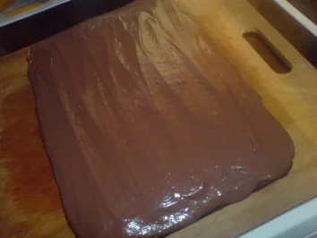 Rezept: Sahne-Nougat-Kuchen Bild Nr. 21 Sahne-Nougat-Kuchen - Rezept - Bild Nr. 21