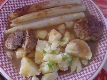 Frischer Spargel mit Salzkartoffeln und Klopsen - Rezept - Bild Nr. 3