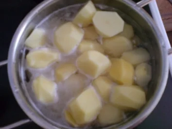 Frischer Spargel mit Salzkartoffeln und Klopsen - Rezept - Bild Nr. 4