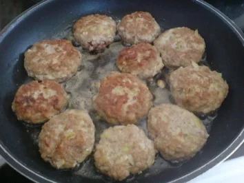 Frischer Spargel mit Salzkartoffeln und Klopsen - Rezept - Bild Nr. 13