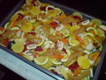 Rezept: Marinierte Hähnchenbrust auf einem Kartoffel-Gemüsebett Bild Nr. 3 Marinierte Hähnchenbrust auf einem Kartoffel-Gemüsebett - Rezept - Bild Nr. 3