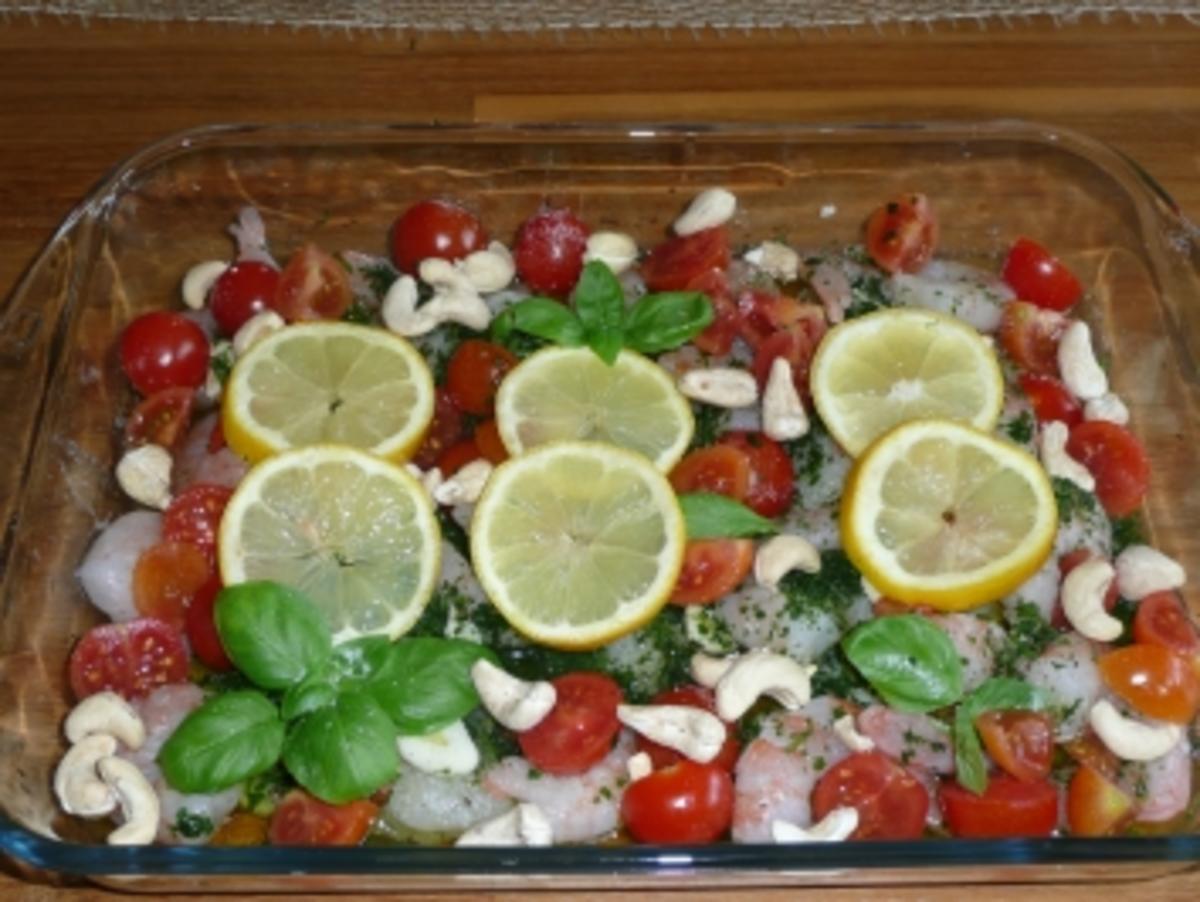 Schollenfilets und Riesengarnelen treffen Zitrone,Knoblauch,Kraeuter,Cashewkerne und Tomaten - Rezept - Bild Nr. 3