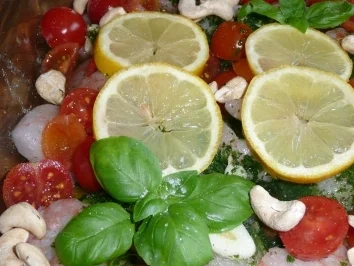 Schollenfilets und Riesengarnelen treffen Zitrone,Knoblauch,Kraeuter,Cashewkerne und Tomaten - Rezept - Bild Nr. 4