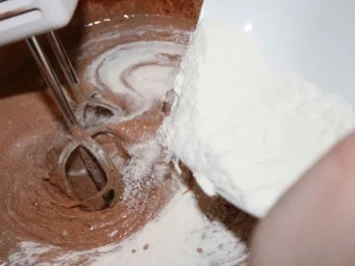 Rezept: schokoladige Weichselschnitten Bild Nr. 3 schokoladige Weichselschnitten - Rezept - Bild Nr. 3