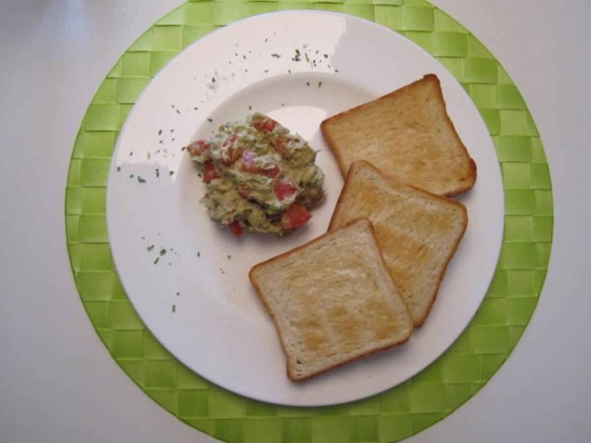 Bilder für Avocado-Thunfisch-Toastaufstrich - Rezept