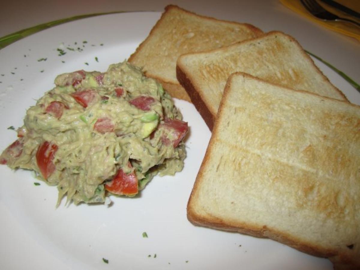 Avocado-Thunfisch-Toastaufstrich - Rezept - Bild Nr. 2