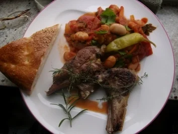 Limabohnenauflauf mit frischen Lammkottelets - Rezept