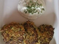 Rezept: Gemüsefrikadellen mit Kräuterquark Gemüsefrikadellen mit Kräuterquark - Rezept