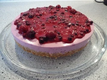 Beeren-Frischkäse-Torte - Rezept