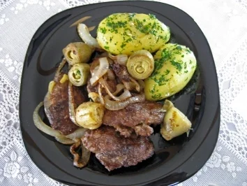 Rezept: Hühnerleber mit Baby-Artischocken und Zwiebeln Hühnerleber mit Baby-Artischocken und Zwiebeln - Rezept