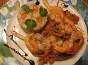 Scampis auf Zitronengrasspieß an süß-saurem Wokgemüse & Chili- Basmatireis - Rezept