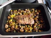 Entenbrust auf Zucchini, Paprika und Champignon Gemüse - Rezept