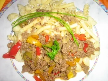 Rezept: Penne mit Gorgonzola, Hack und Überraschung Penne mit Gorgonzola, Hack und Überraschung - Rezept