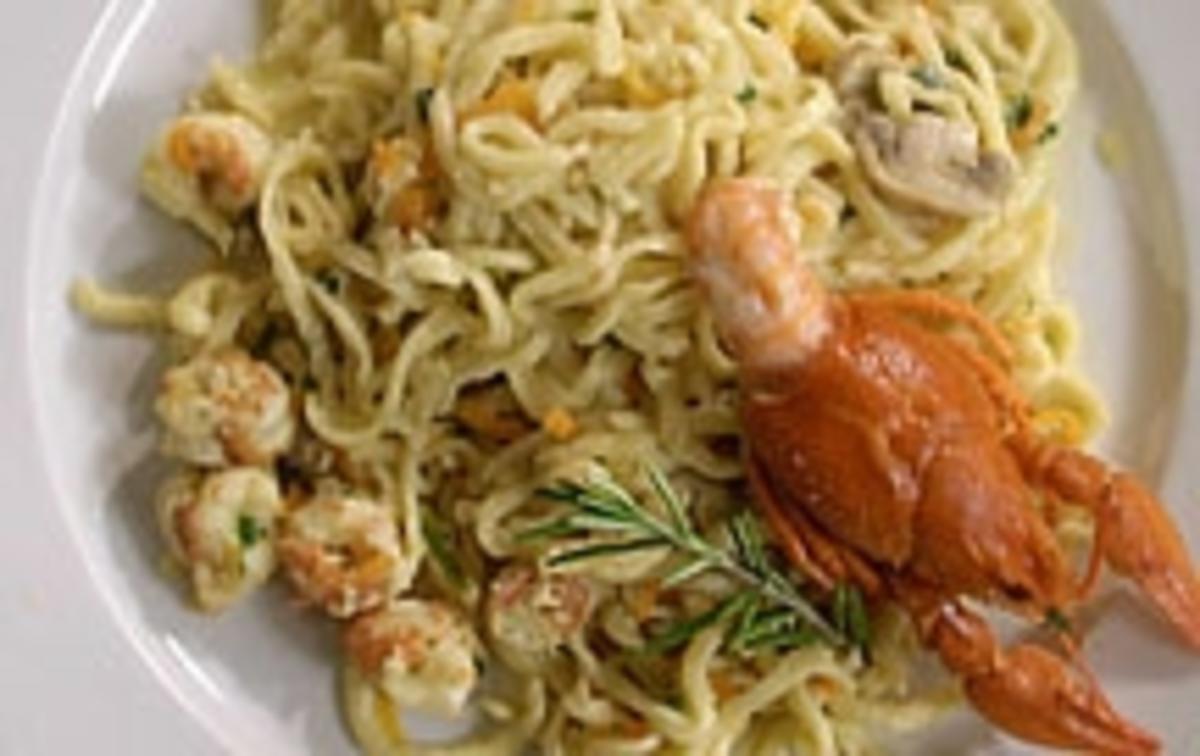 Tagliolini mit Flußkrebsfleisch in Curry Chilly Soße - Rezept