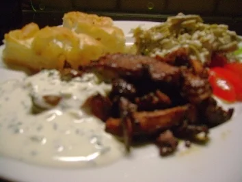 Geflügel: Marinierte Putenwürfel mit Schnittlauch Dipp - Rezept