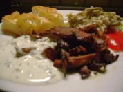 Geflügel: Marinierte Putenwürfel mit Schnittlauch Dipp - Rezept