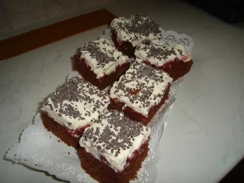 Rezept: Schwarzwälderkirschschnitten Schwarzwälderkirschschnitten - Rezept