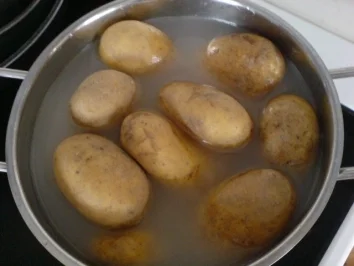 Rezept: Kalbsleber zu Radieschensalat und Röstkartoffeln Bild Nr. 4 Kalbsleber zu Radieschensalat und Röstkartoffeln - Rezept - Bild Nr. 4