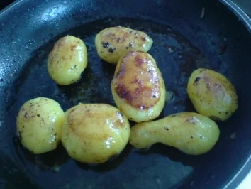 Rezept: Kalbsleber zu Radieschensalat und Röstkartoffeln Bild Nr. 17 Kalbsleber zu Radieschensalat und Röstkartoffeln - Rezept - Bild Nr. 17