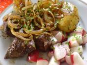 Kalbsleber zu Radieschensalat und Röstkartoffeln - Rezept